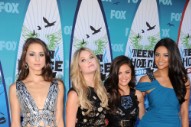 Teen Choice Awards Half-Fab, Half-Feh Carpet: The Pretty Little Liars cast