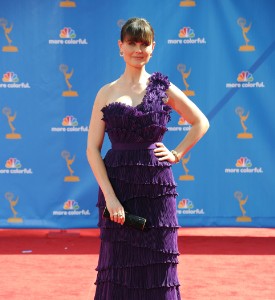 Emmy Awards Fug Carpet: Emily Deschanel