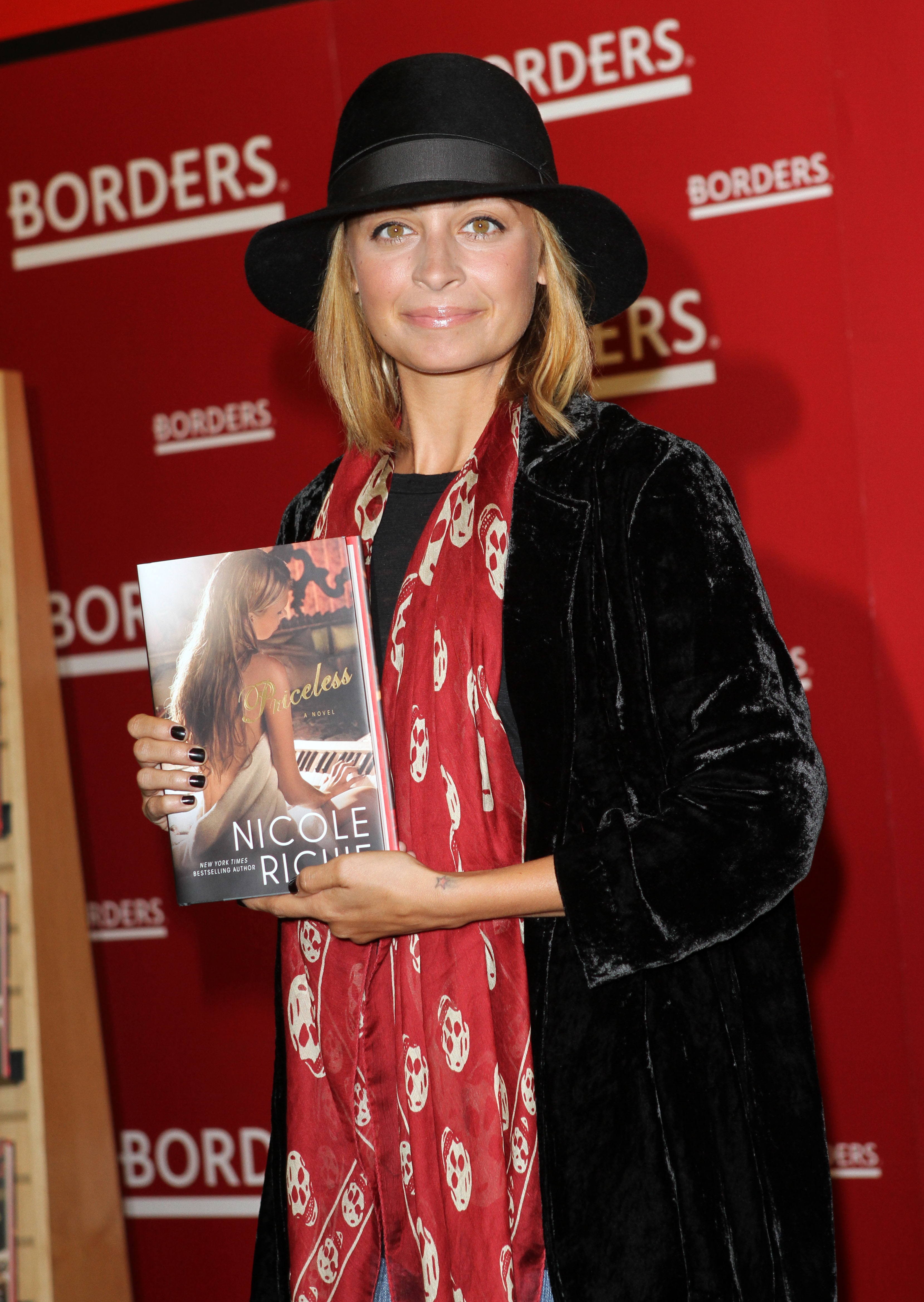 Nicole Richie holds a book signing at Borders in NYC