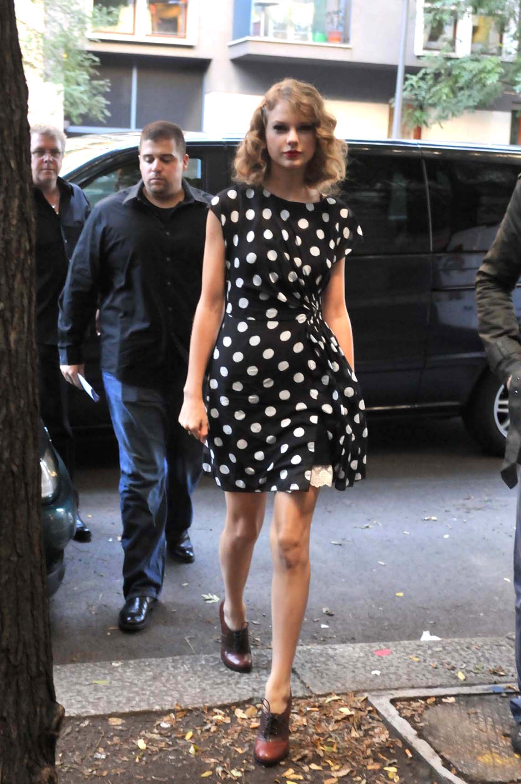 Taylor Swift arriving at Radio Deejay studios in Milan