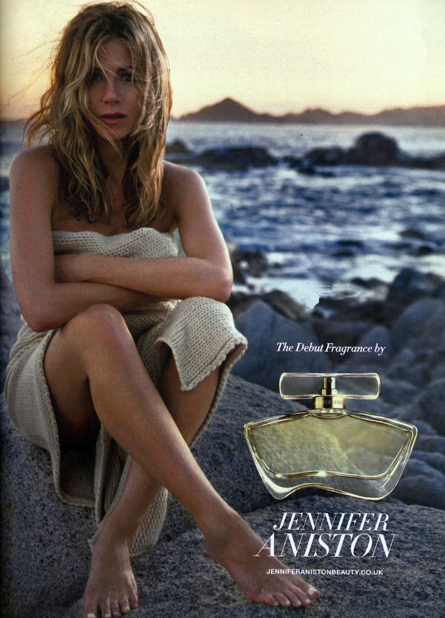 Jennifer Aniston strips for perfume advert - Go Fug Yourself