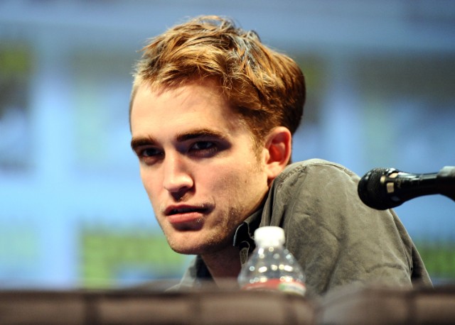 Hilariously Played, Robert Pattinson’s Hair - Go Fug Yourself Go Fug ...