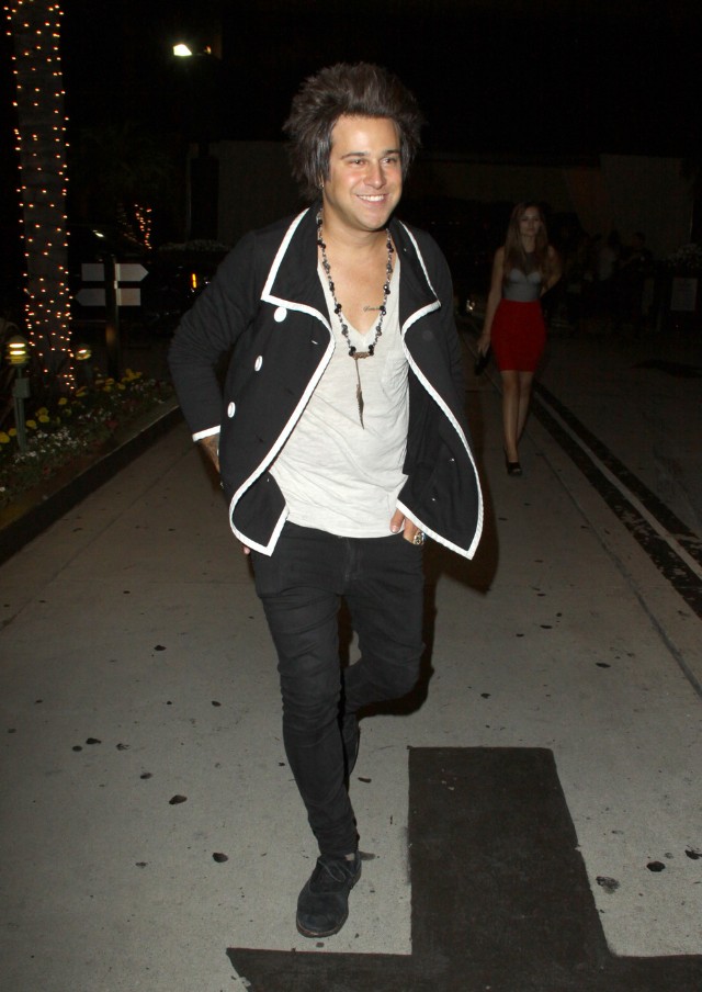 Top recording artist Ryan Cabrera enjoys a fun night out at Beacher's Madhouse at The Roosevelt Hotel in Hollywood