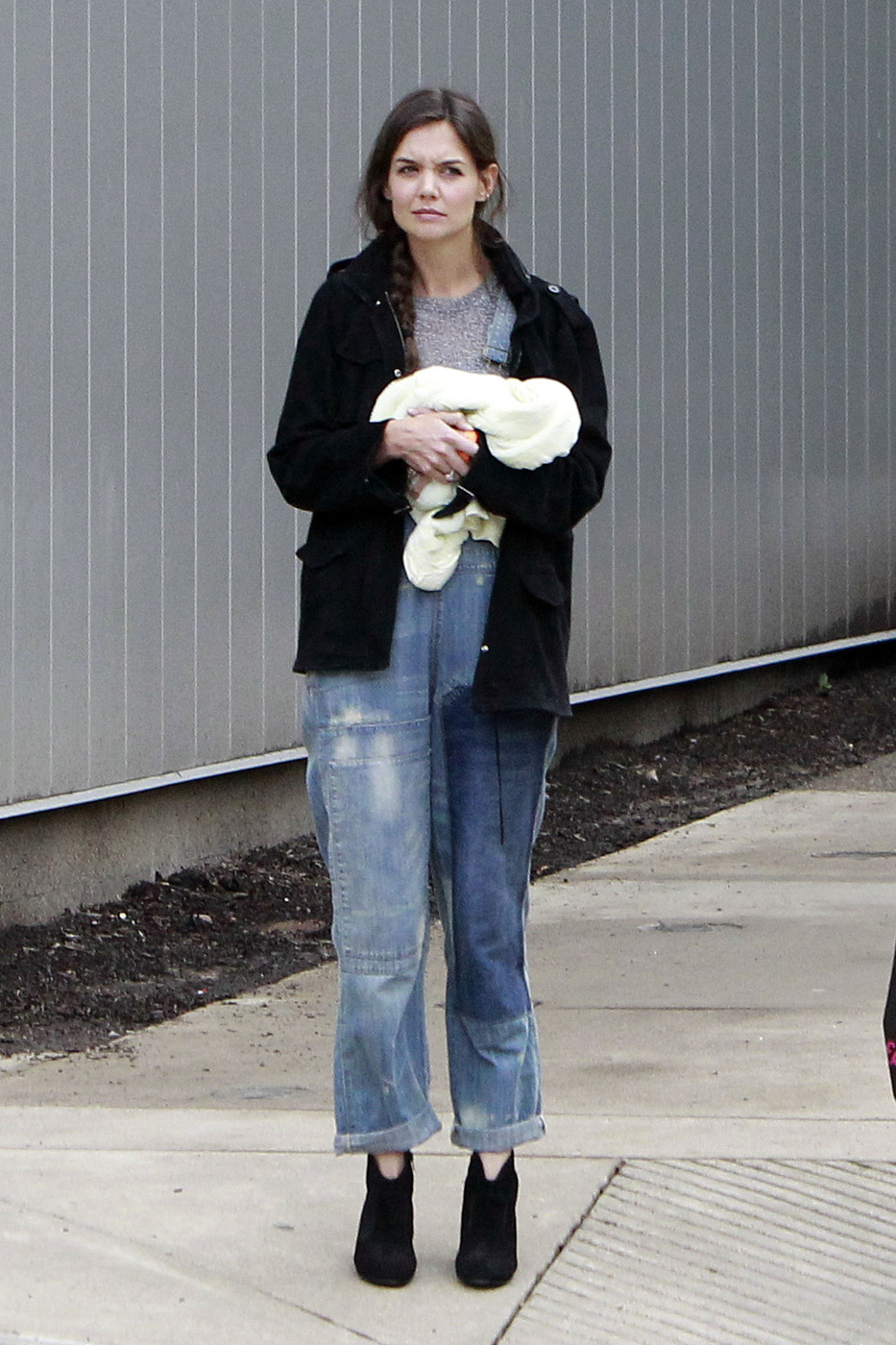 OH NO! Suri Cruise watches on as her ice cream accidentally falls onto the floor after leaving The Milk Shake Factory in Pittsburgh with her mom, Katie Holmes