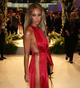 Nakedly Played, Lauren Pope