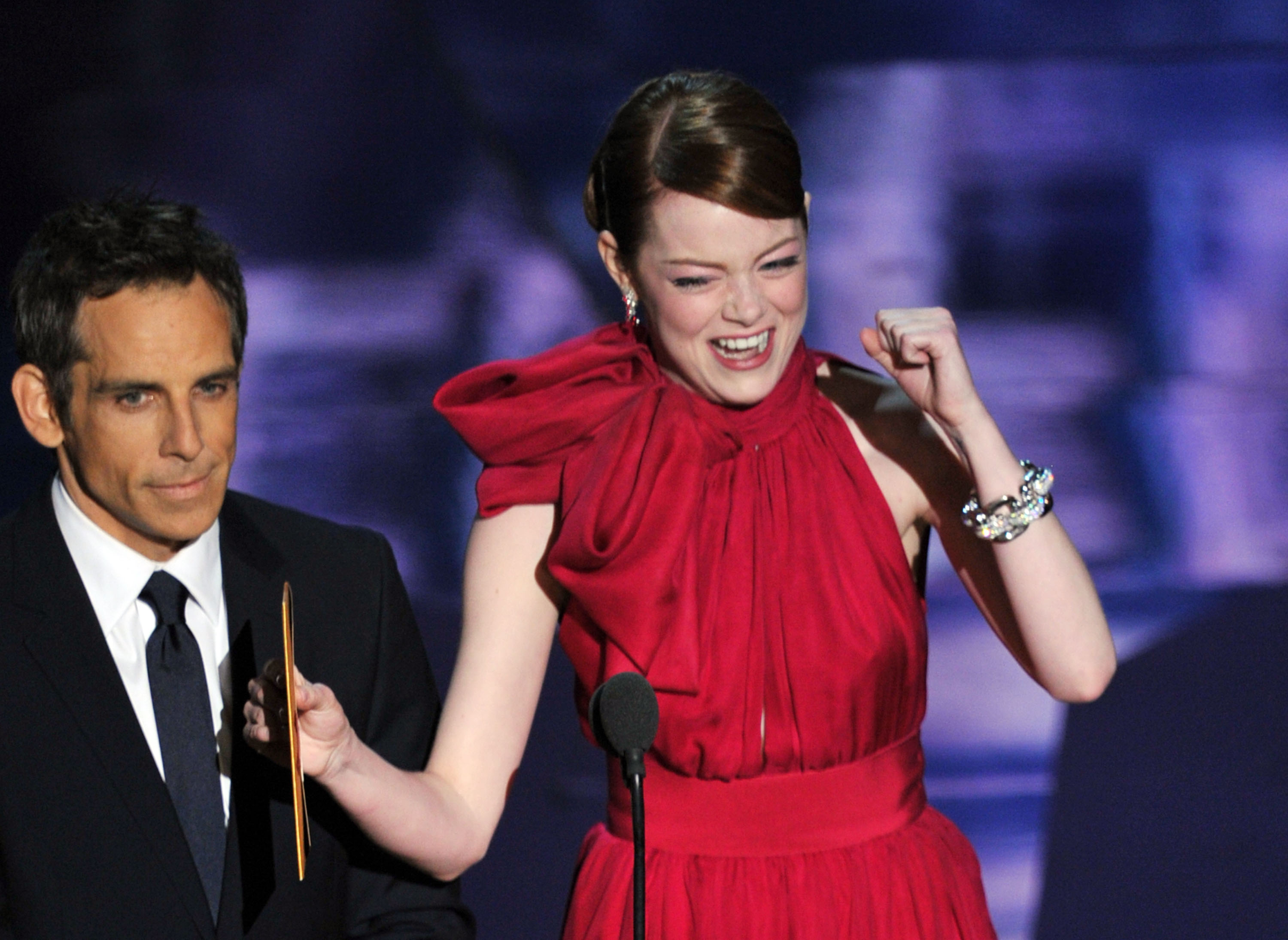 Emma Stone Led A Very Small Pants Brigade at the Oscars - Go Fug