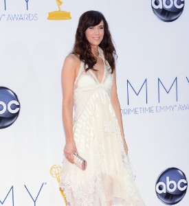 Emmy Awards Fug Carpet: Kristen Wiig