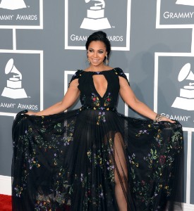 Grammys Fug Carpet: Ashanti
