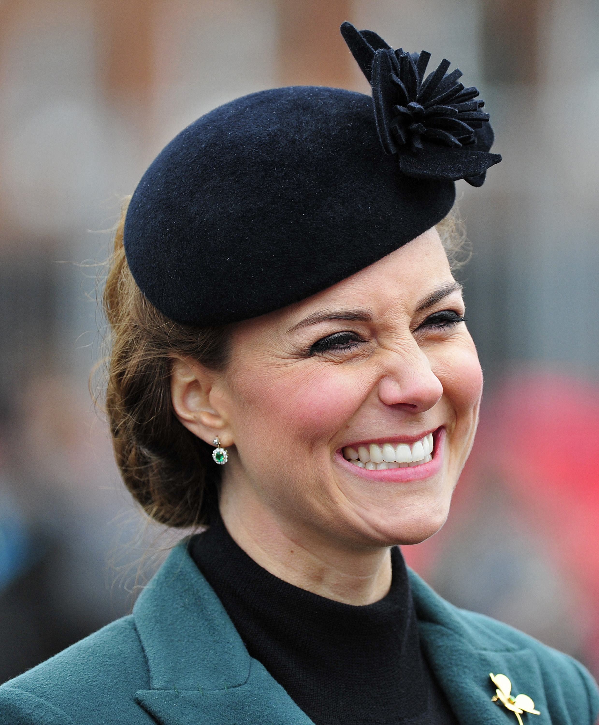 Про английскую принцессу. Герцогиня Кембриджская Кейт. Герцогиня Кейт Миддлтон. Принцесса Англии Кейт. Шляпки герцогини Кембриджской.