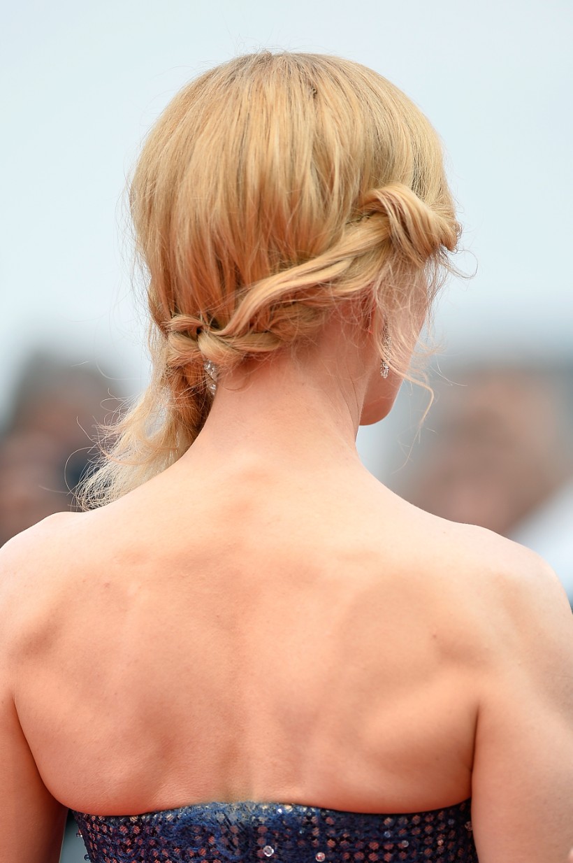 navy blue dress for baby girl Nicole Kidman Wears Daring Backless Dress to 2025 Golden Globes main image 0