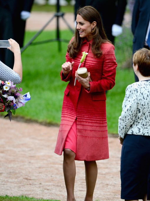 Well Played, Wills and Kate (in Jonathan Saunders) in Scotland