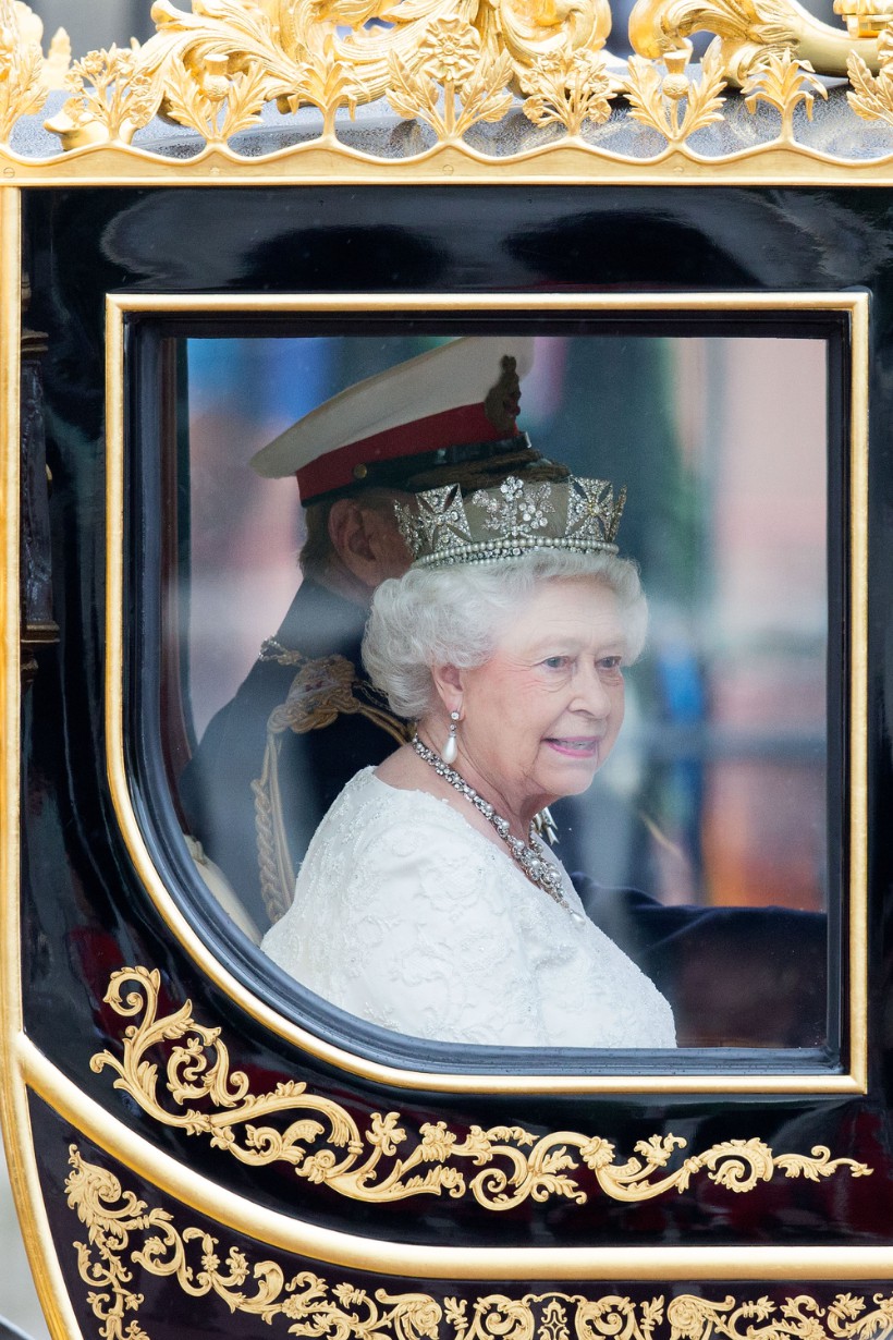 Queen Elizabeth at the State Opening of Parliment 2014 (2)