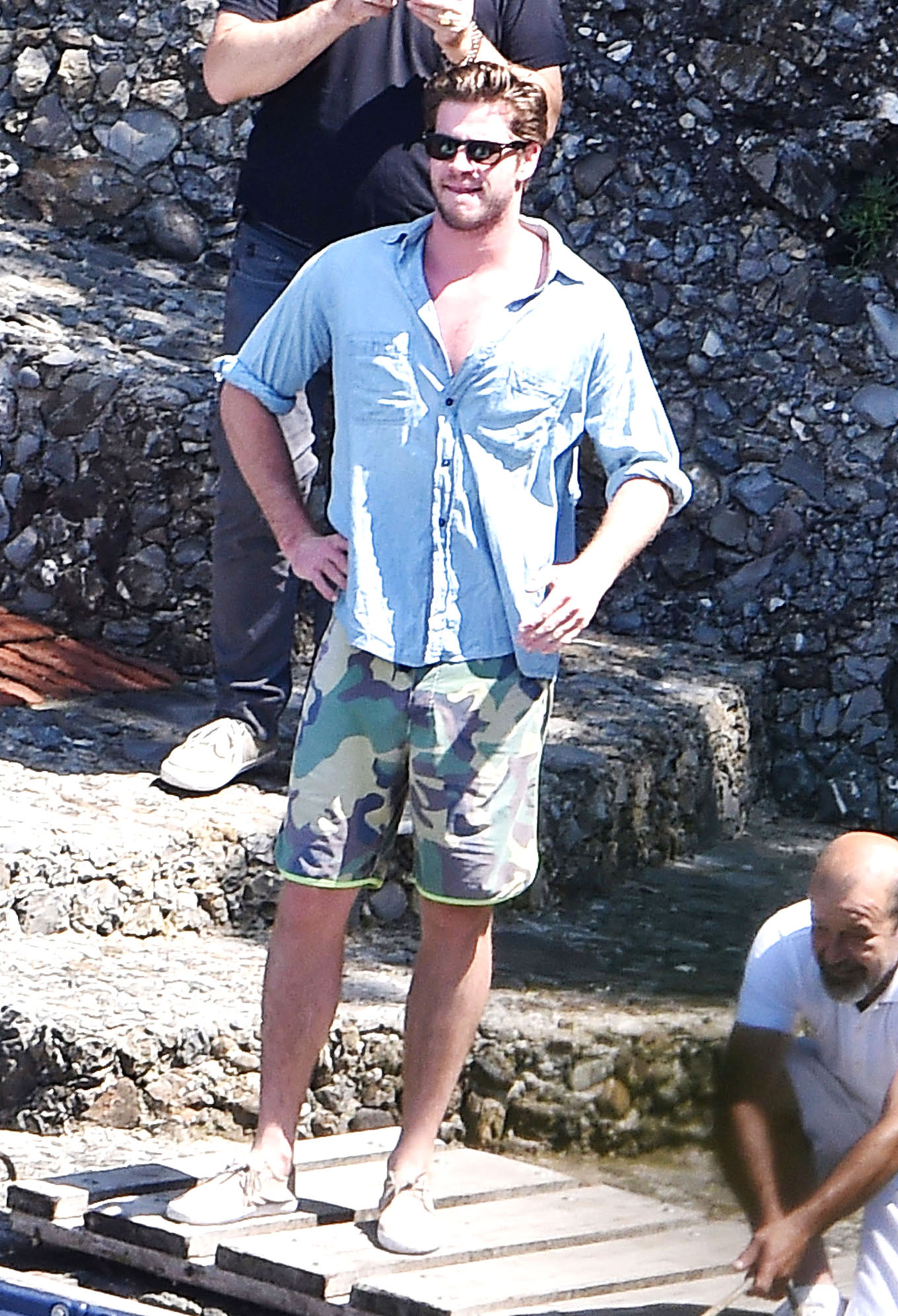 Hunky Aussie Liam Hemsworth takes a boat ride in Portofino **USA ONLY**