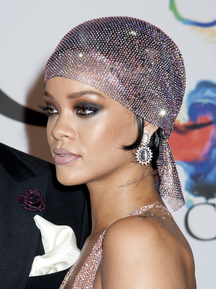 Rihanna at the CFDA Awards (2)