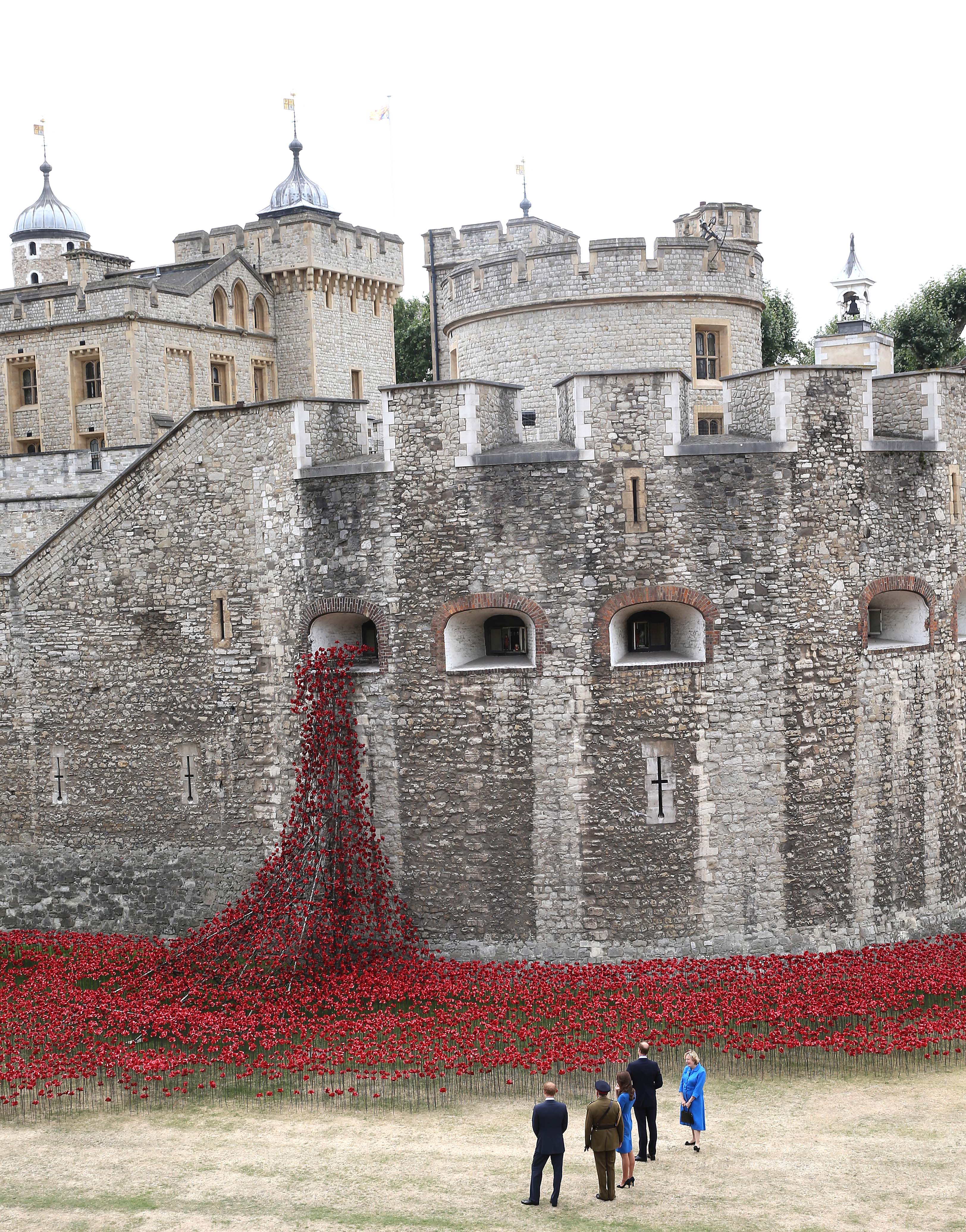 William Kate Harry Tower of London (1)