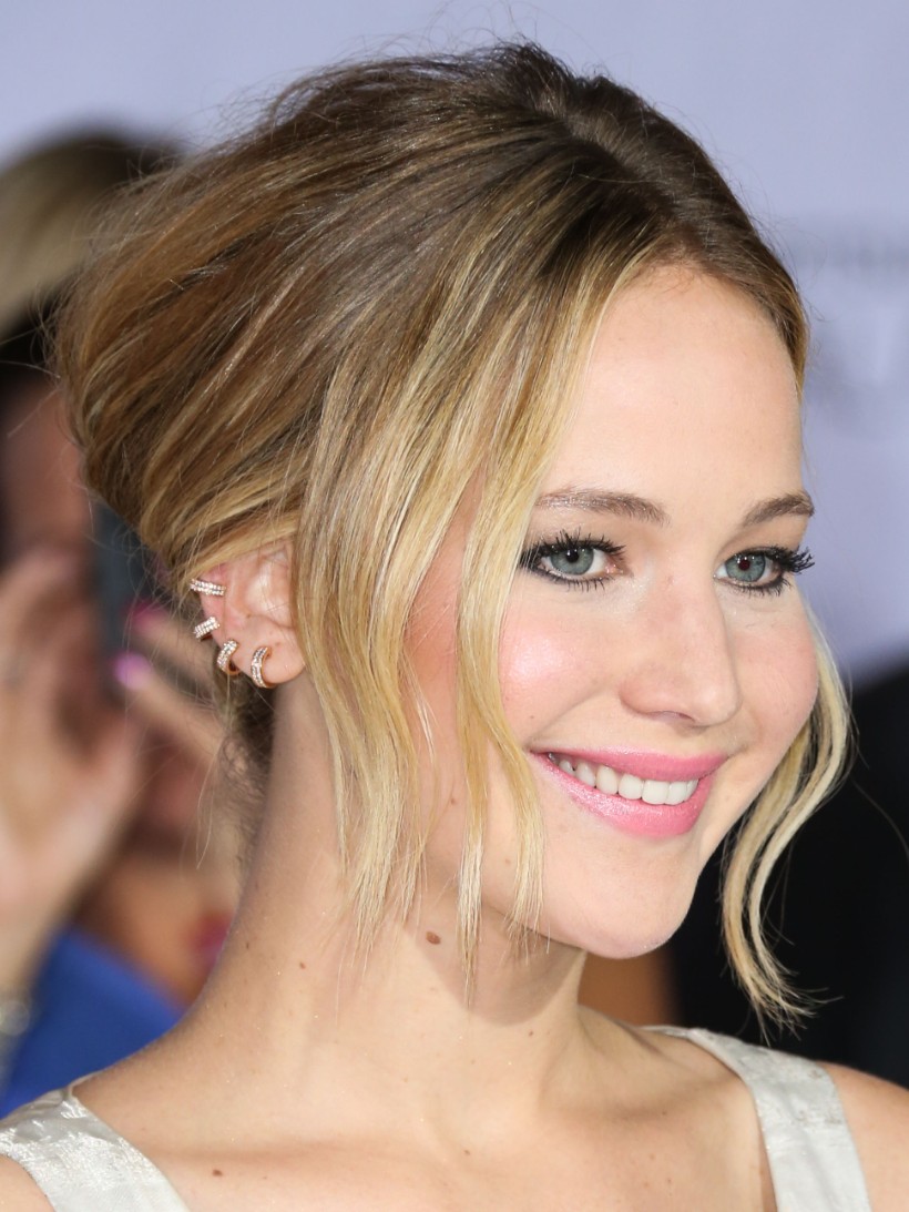 Well Played? Jennifer Lawrence in Dior at the Mockingjay Premiere - Go ...