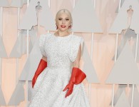 Oscars Hilariously Played Carpet: Lady Gaga in Azzedine Alaia