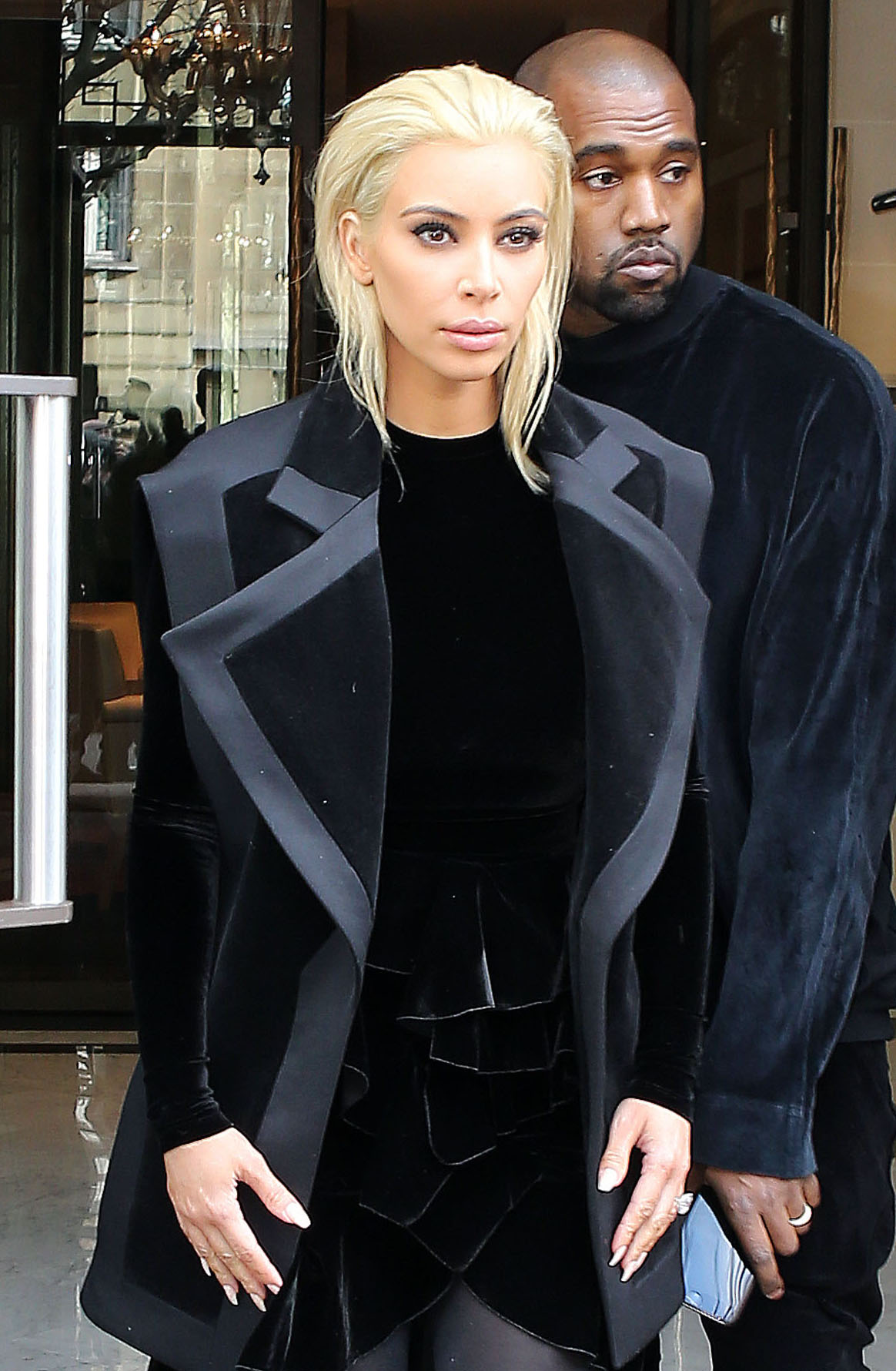 Fugdigger: Kim Kardashian Goes Blonde