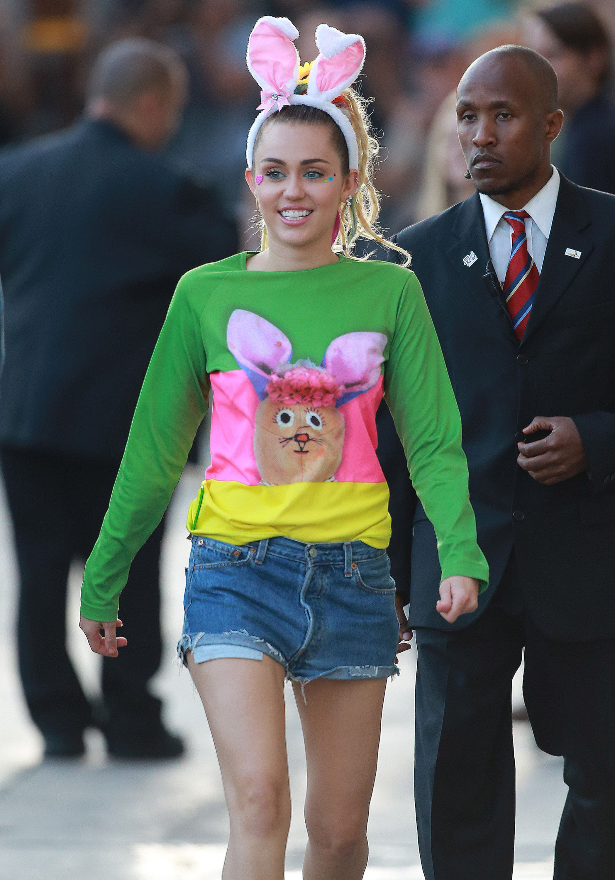 WTF Except Also Totally Normal For Her: Miley Cyrus