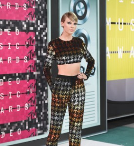 VMAs Fug Carpet: Taylor Swift in Ashish