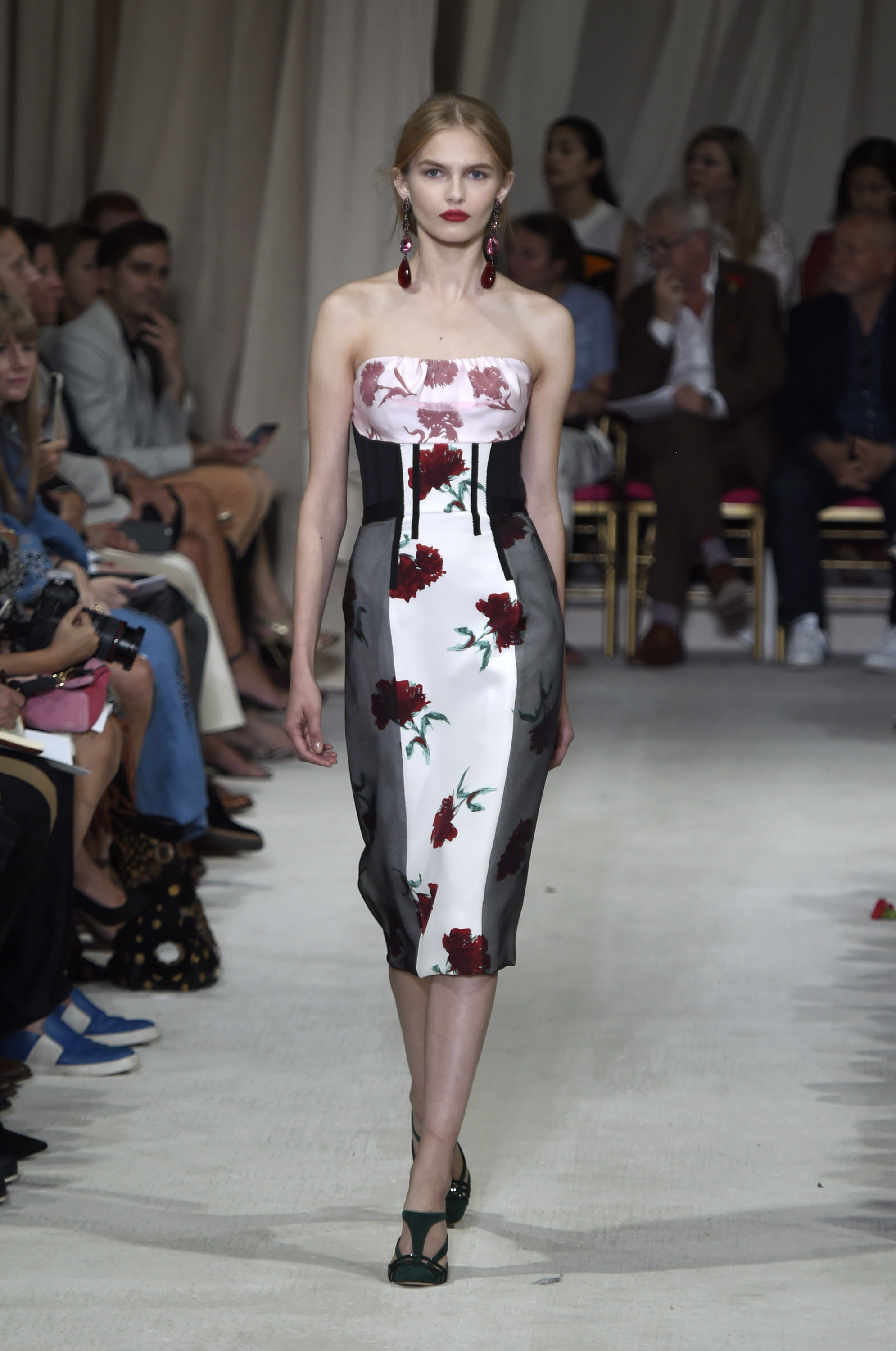 Oscar De La Renta: Spring/Summer 2016 Runway at New York Fashion Week