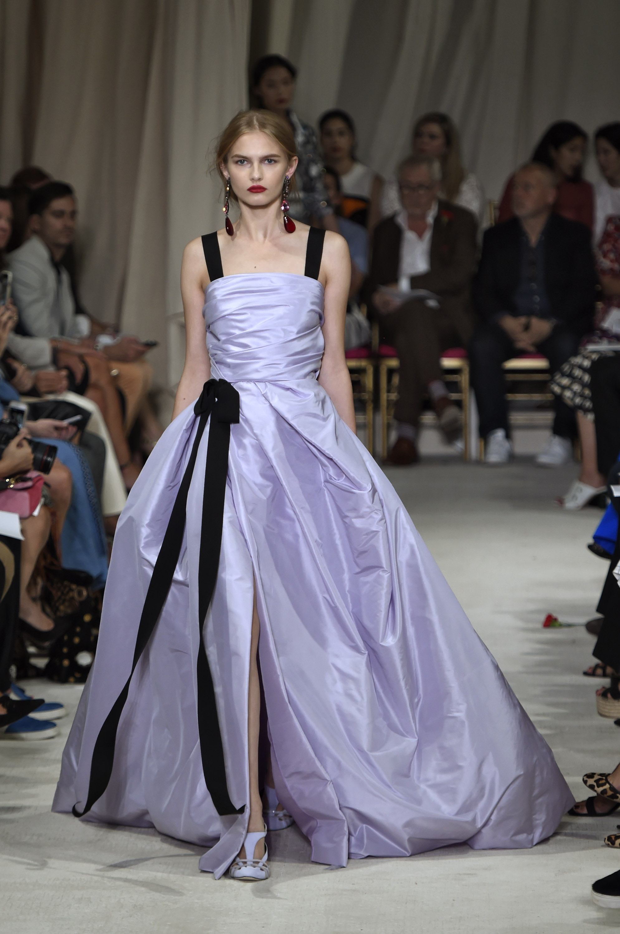 Oscar De La Renta: Spring/Summer 2016 Runway at New York Fashion Week