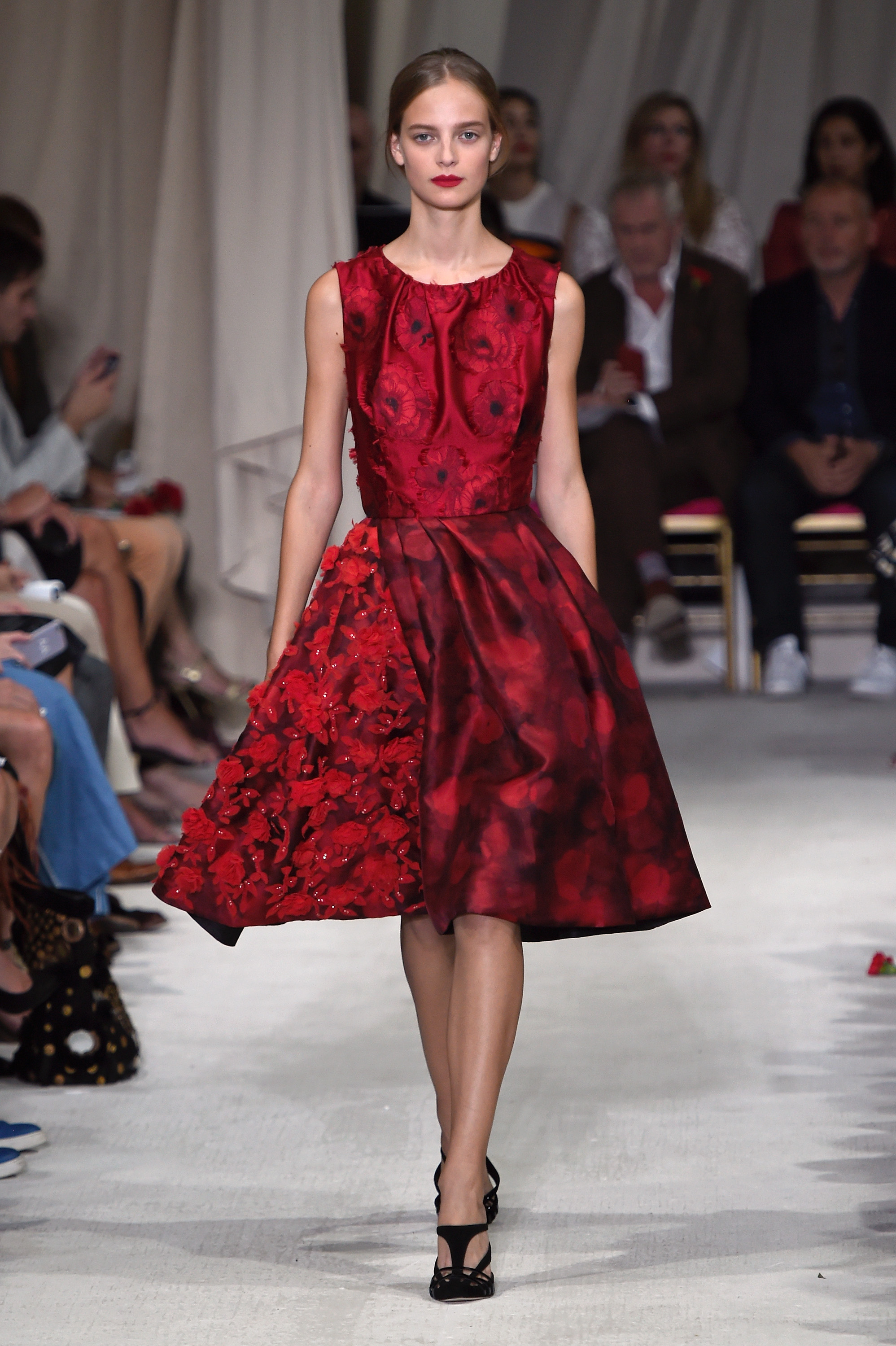 Oscar De La Renta: Spring/Summer 2016 Runway at New York Fashion Week