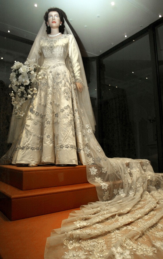 queen wedding dresses