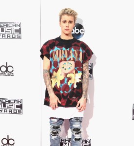 American Music Awards Ugh Carpet: Justin Bieber