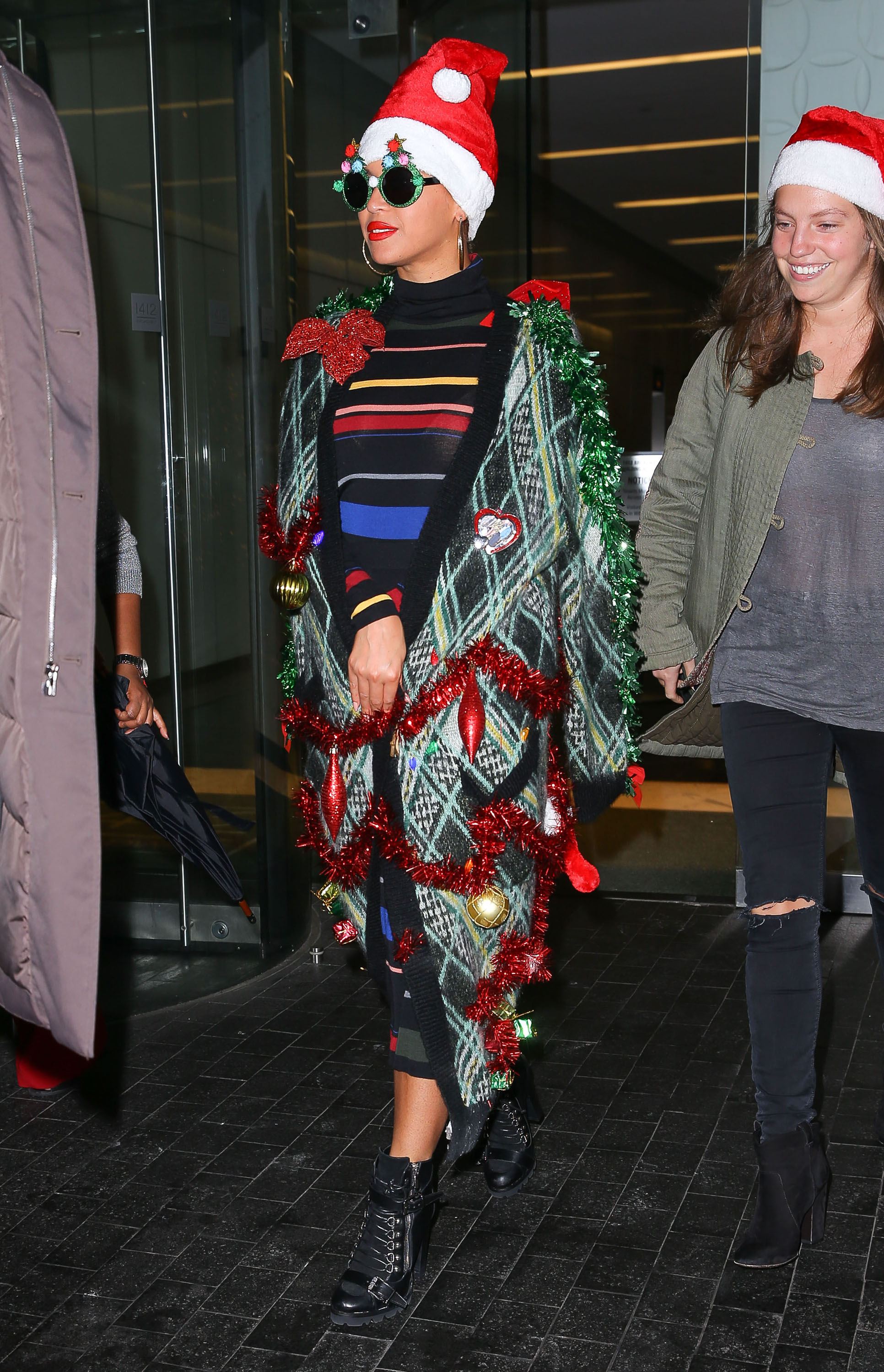 beyonce leaves her christmas party with jay z