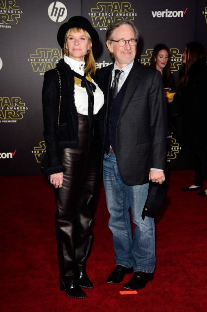 kate-capshaw-steven-spielberg-star-wars-the-force-awakens-premiere-los-angeles-GettyImages-501378972-419x630