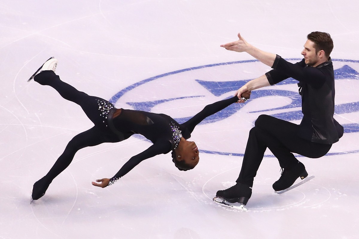 Фигурное катание франция. ИСУ фигурное катание. Ice Skaters Vanessa James and Morgan Cipres. Лучшие костюмы танго в фигурном катании. Костюм танго мужской женский фигурное катание худож гимнастика.