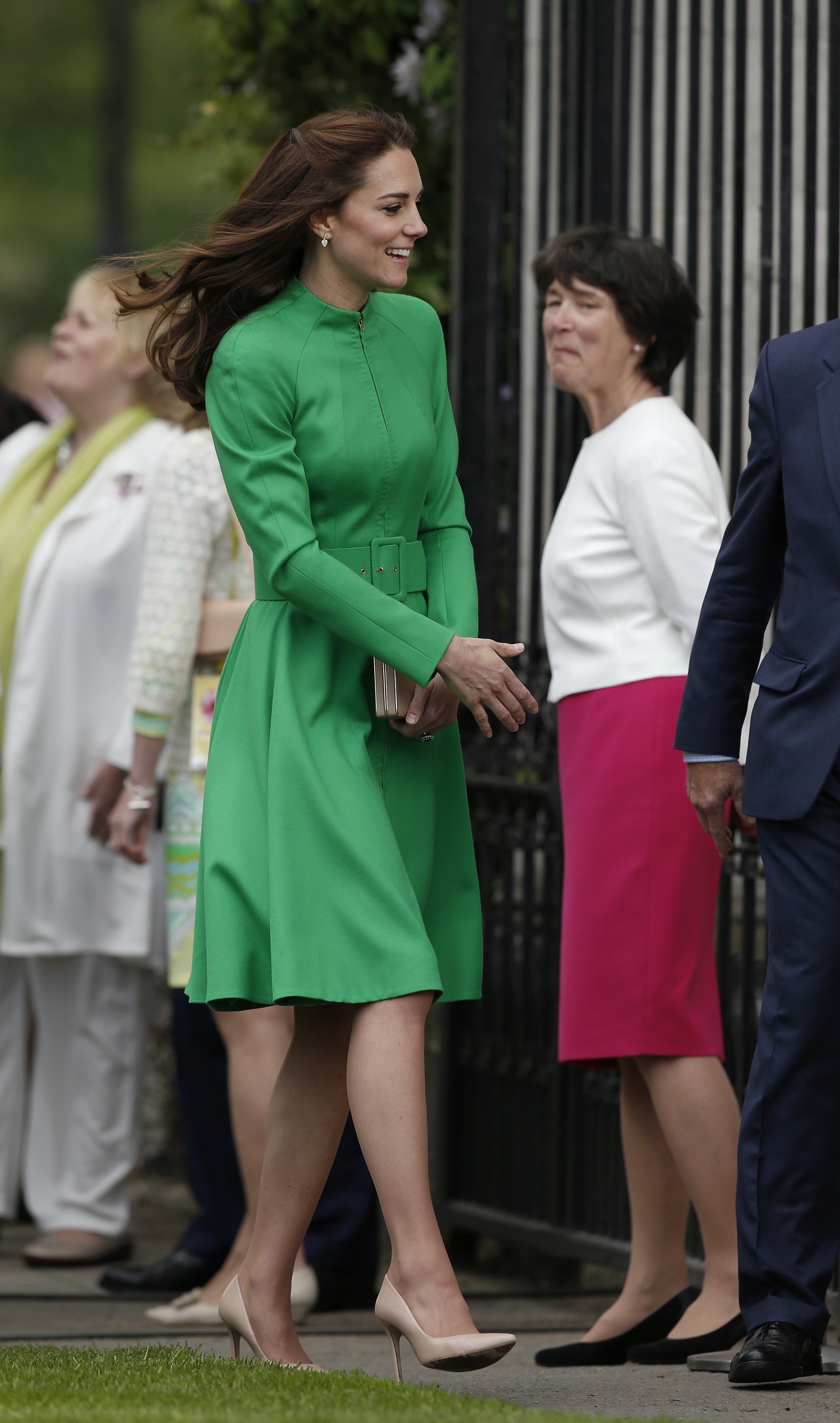 Кейт мидл миддлтон. Кейт Миддлтон в зеленом пальто. Кэтрин Миддлтон в зеленом платье. Кейт Миддлтон стиль.