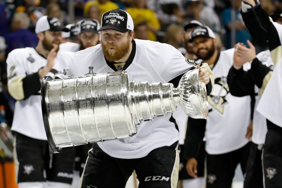 Well Played, Jubilant Men In Beards: Tampa Bay Wins the Stanley Cup. Again.  - Go Fug Yourself