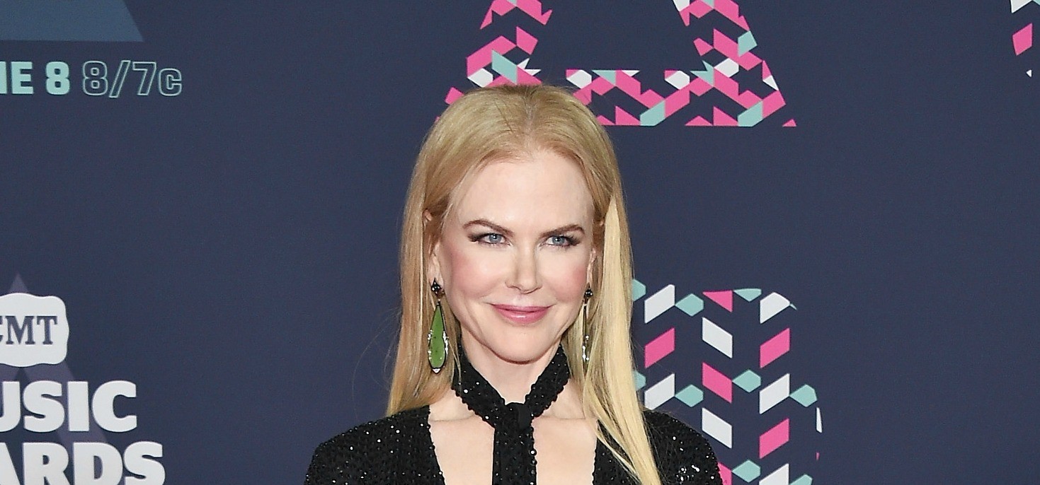 CMT Awards Fug Carpet: Nicole Kidman in Michael Kors Collection - Go ...