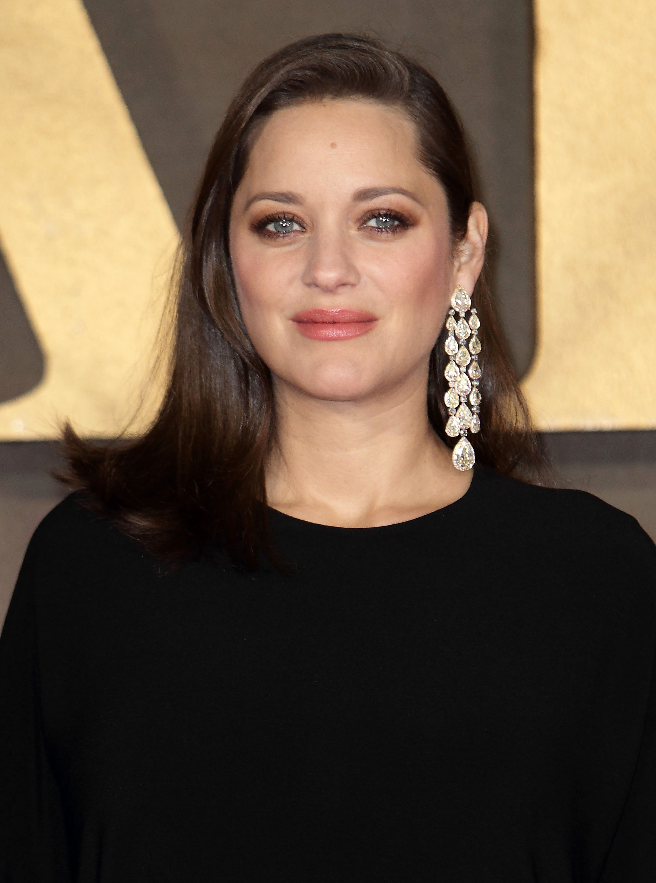 Checking In With Marion Cotillard’s Recent Maternity Wear