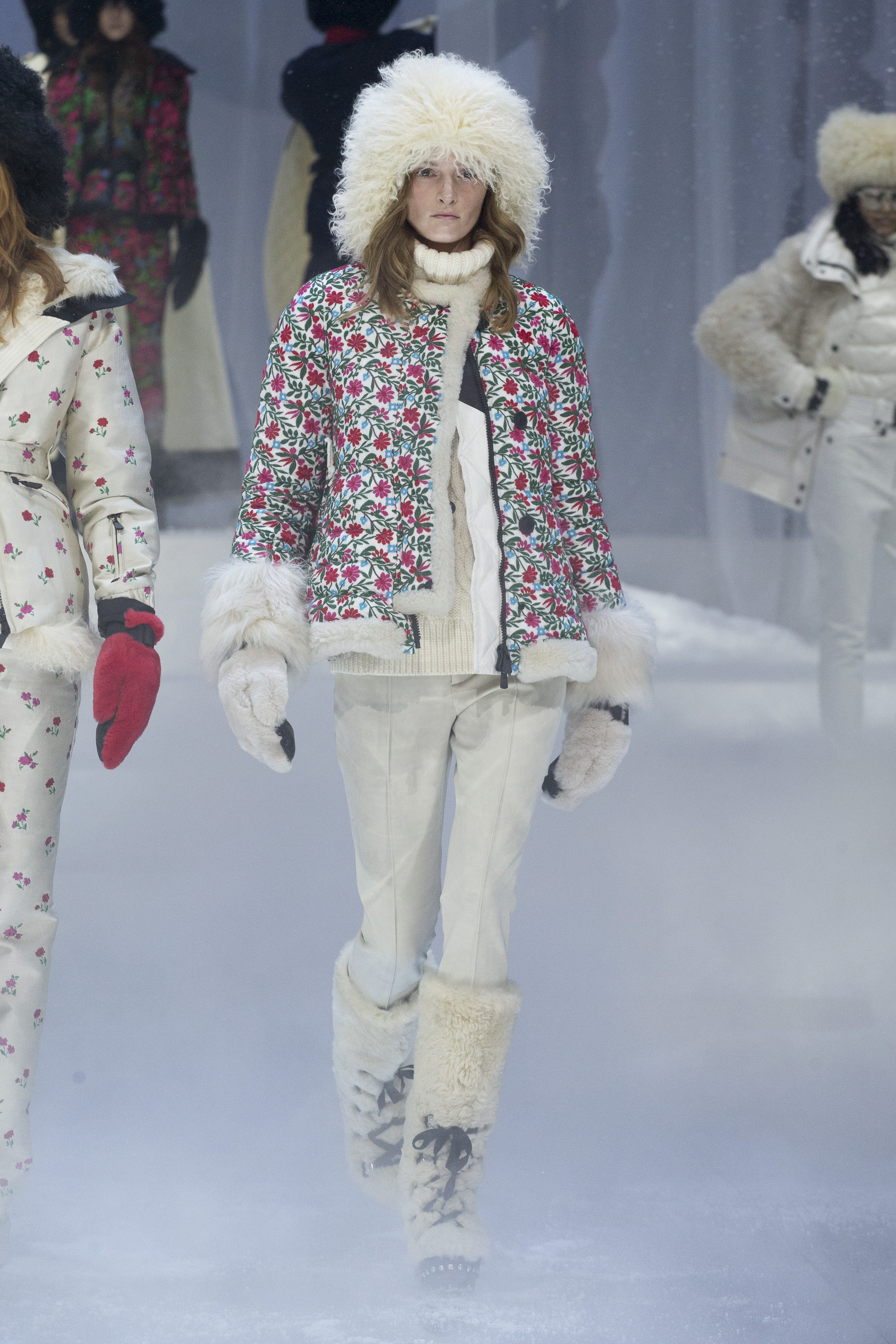 зима мода тренды. мода зима 2017. Moncler grenoble 2017-18. коллекция монклер 2017-2018. карл лагерфельд коллекции одежды.