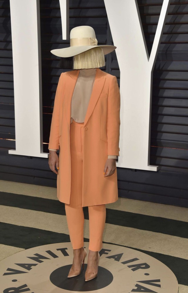 Oscars: Now You Sia Her in Armani - Go 