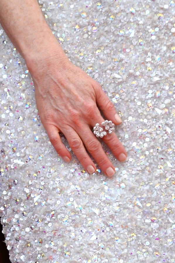 Mariani Piaget usa mais de US$ 200 mil em joias no red carpet de Cannes –  Vírgula