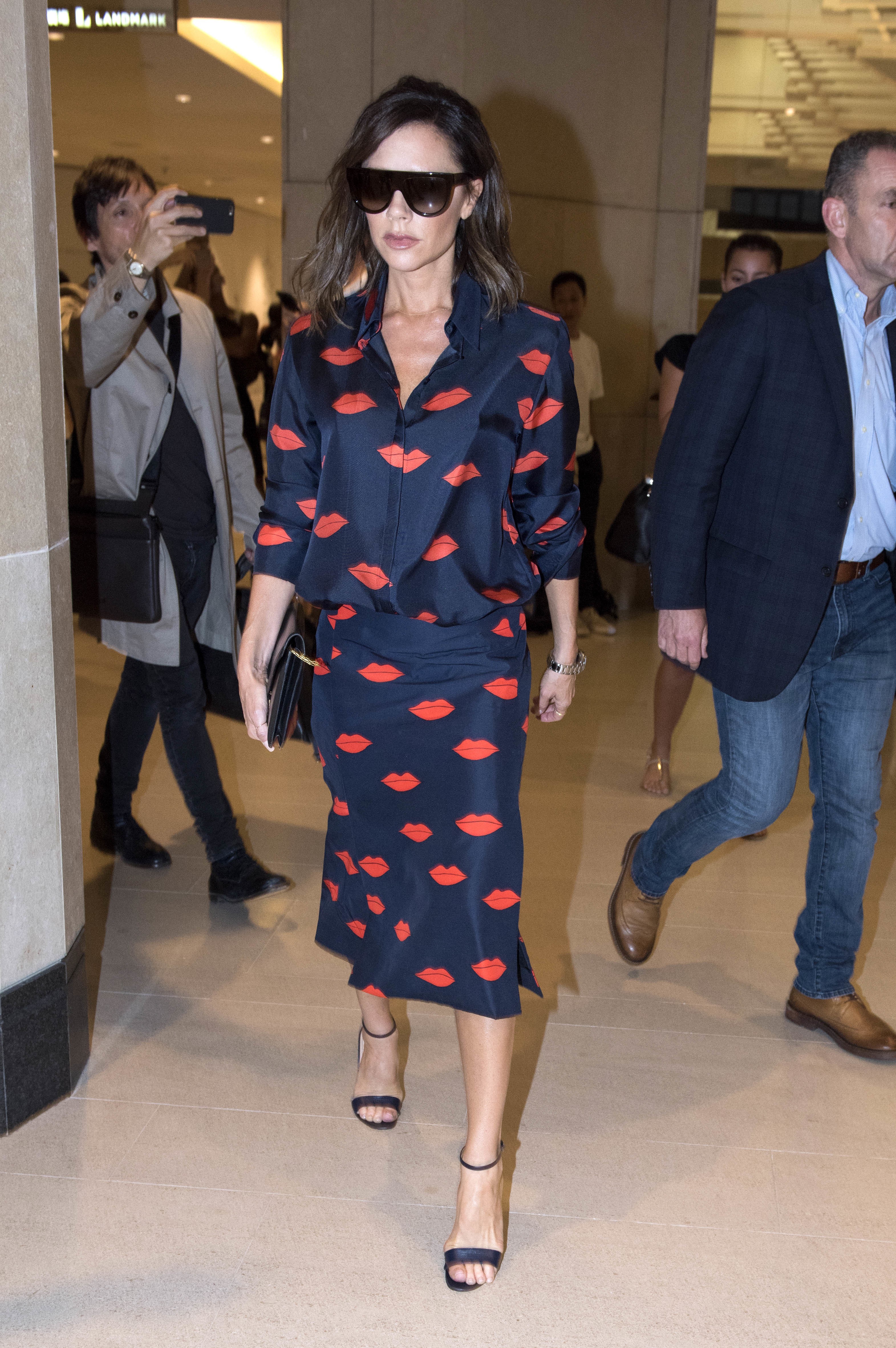 Posh Spice Meanders Around Town Looking Posh and/or Spicy - Go Fug Yourself
