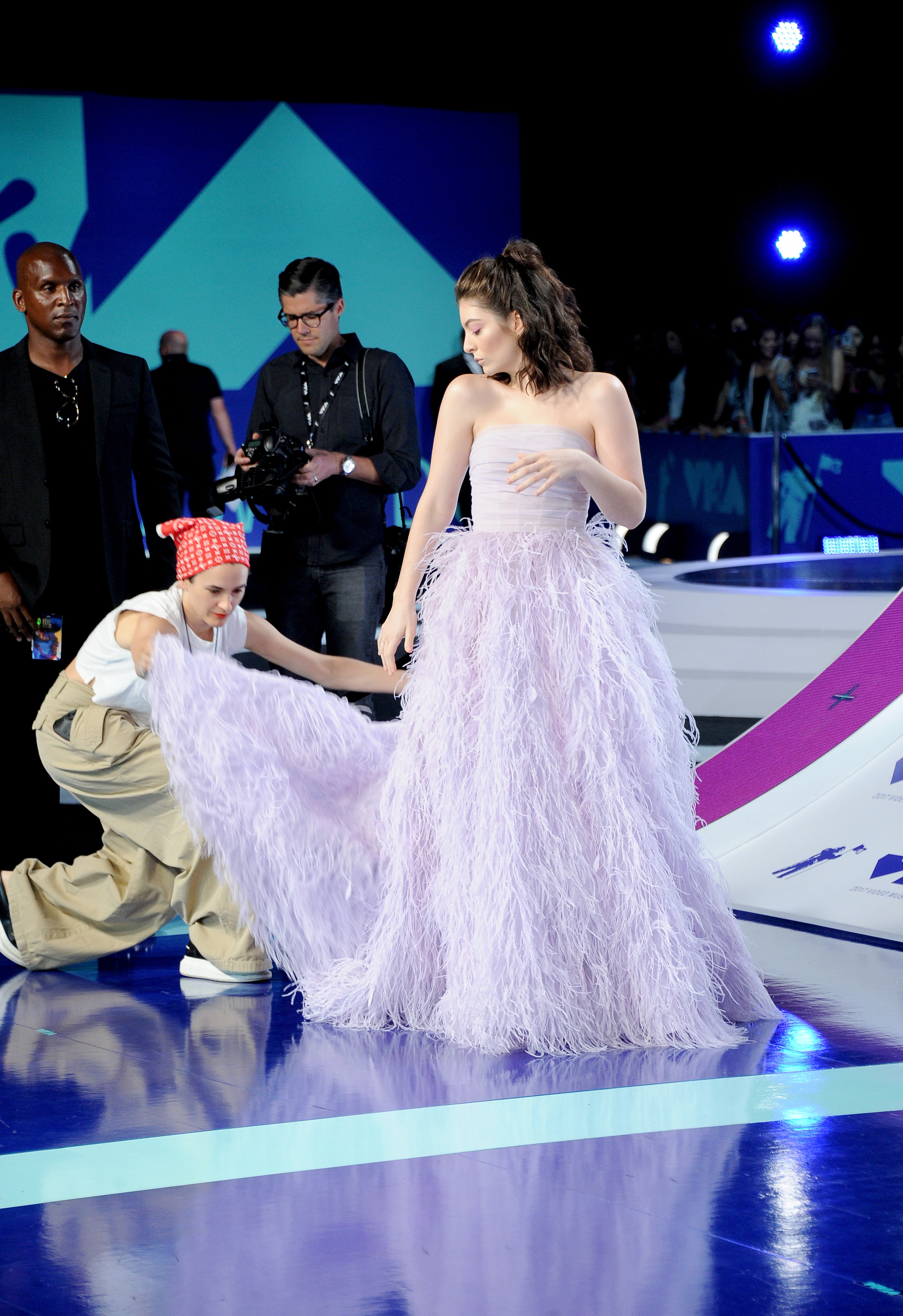 Lorde in Monique Lhuillier at the 2017 VMAS