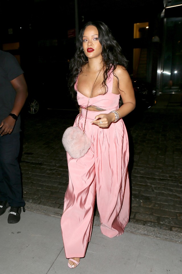Rihanna busts out for dinner in Dumbo, Brooklyn