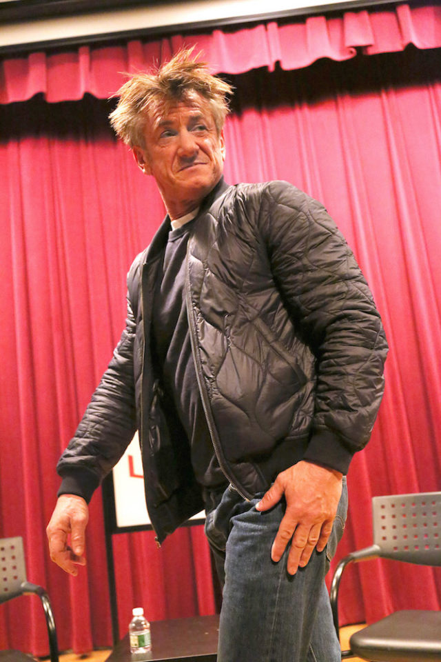 We Need To Put Some Words To Sean Penn's Hair - Go Fug Yourself