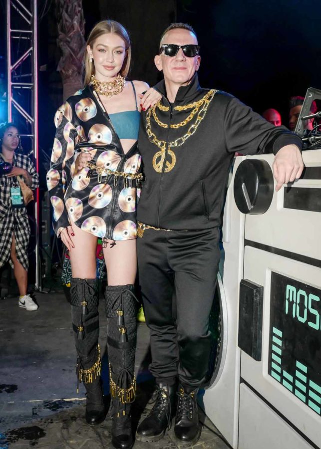 Gigi Hadid Jeremy Scott Moschino Hm Desert 24