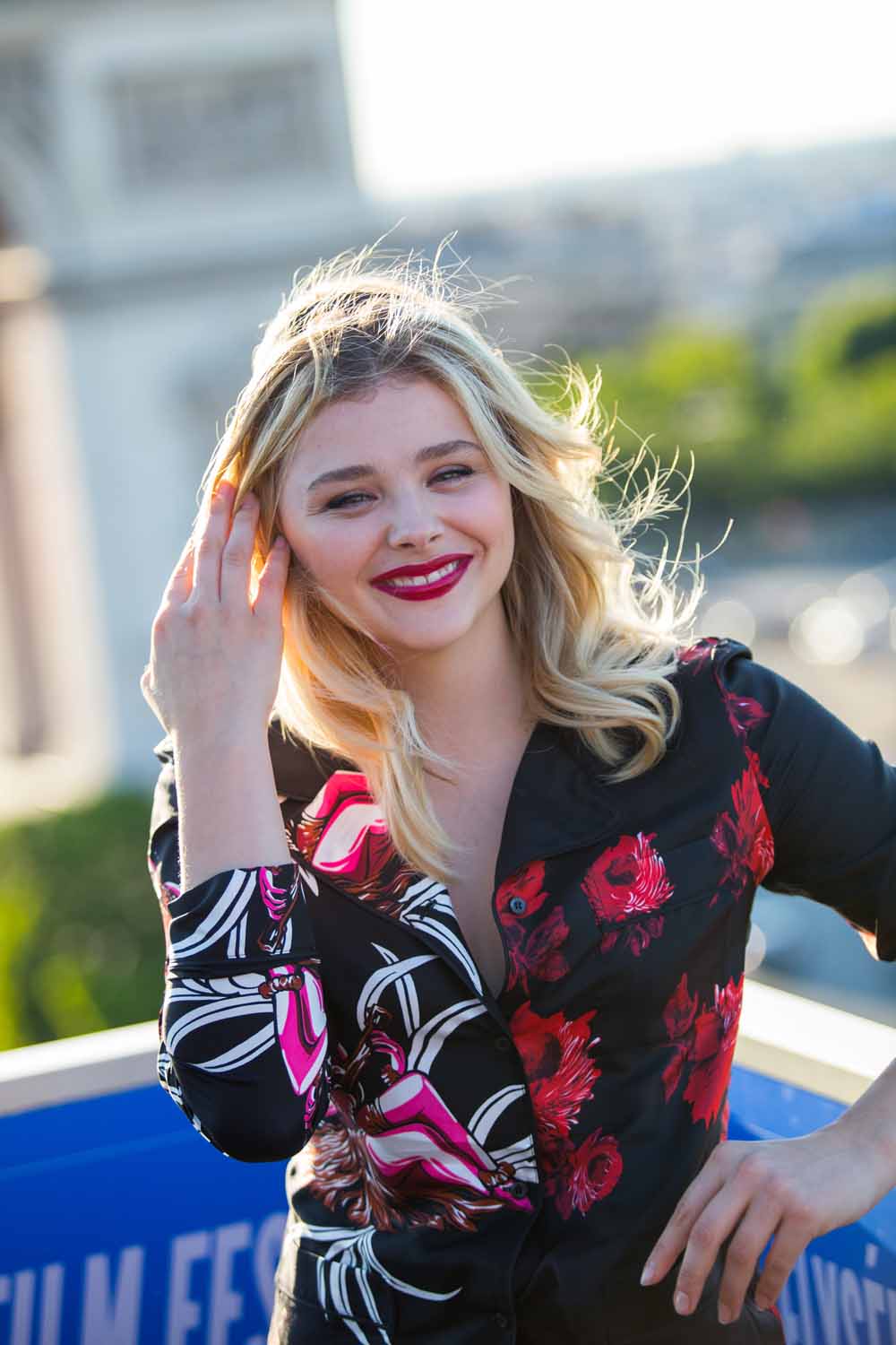 Chloe Grace Moretz Mixes (Up) Her Patterns - Go Fug Yourself