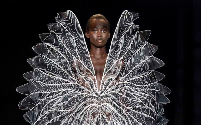 Who’s Going to be Ballsy Enough to Wear Iris Van Herpen This Year? - Go ...