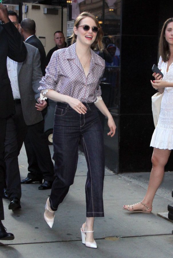 Emma Stone is Taking the Loose Suit Trend For a Spin - Go Fug Yourself