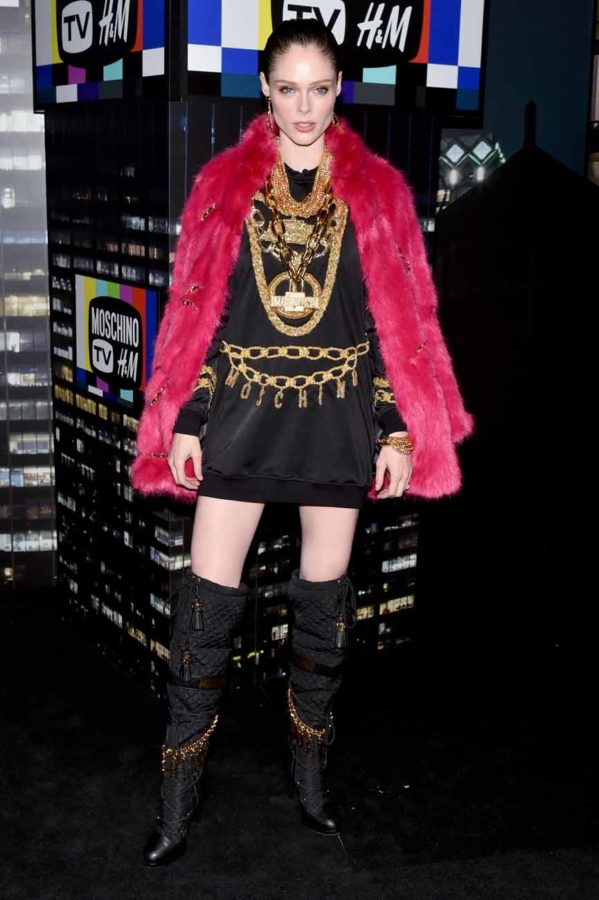 Bella Hadid - Moschino Hm Fashion - 7