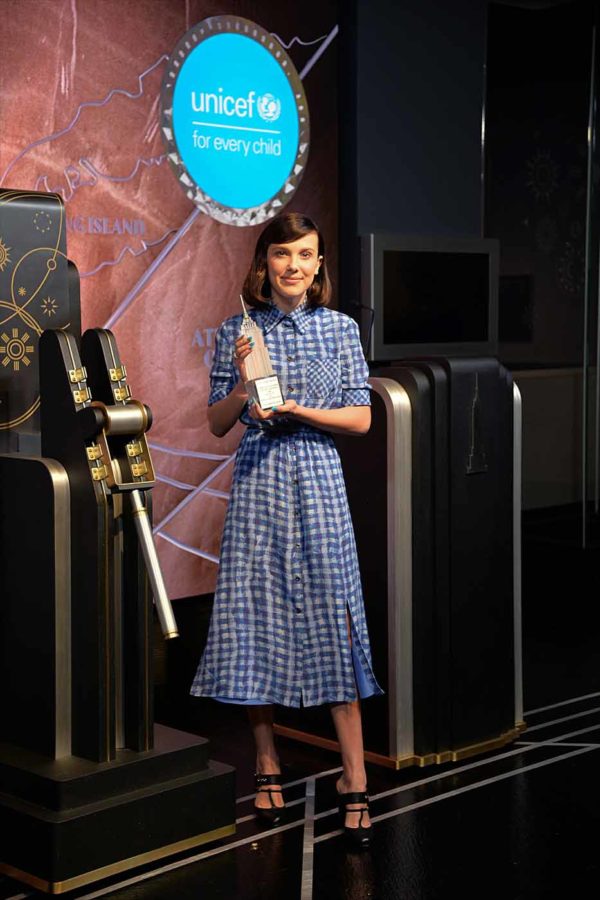 millie bobby brown blue dress Brown Scarf Chain Necklace main image 1