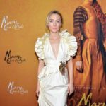 Saoirse Ronan Reinvents The Elizabethan Ruff for the Premiere of Mary, Queen of Scots
